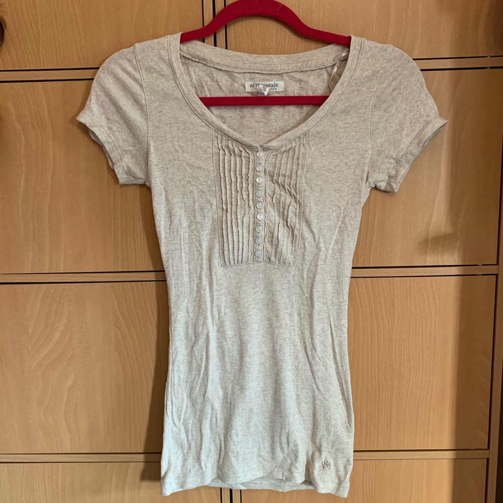 Short sleeve ultra stretchy shirt